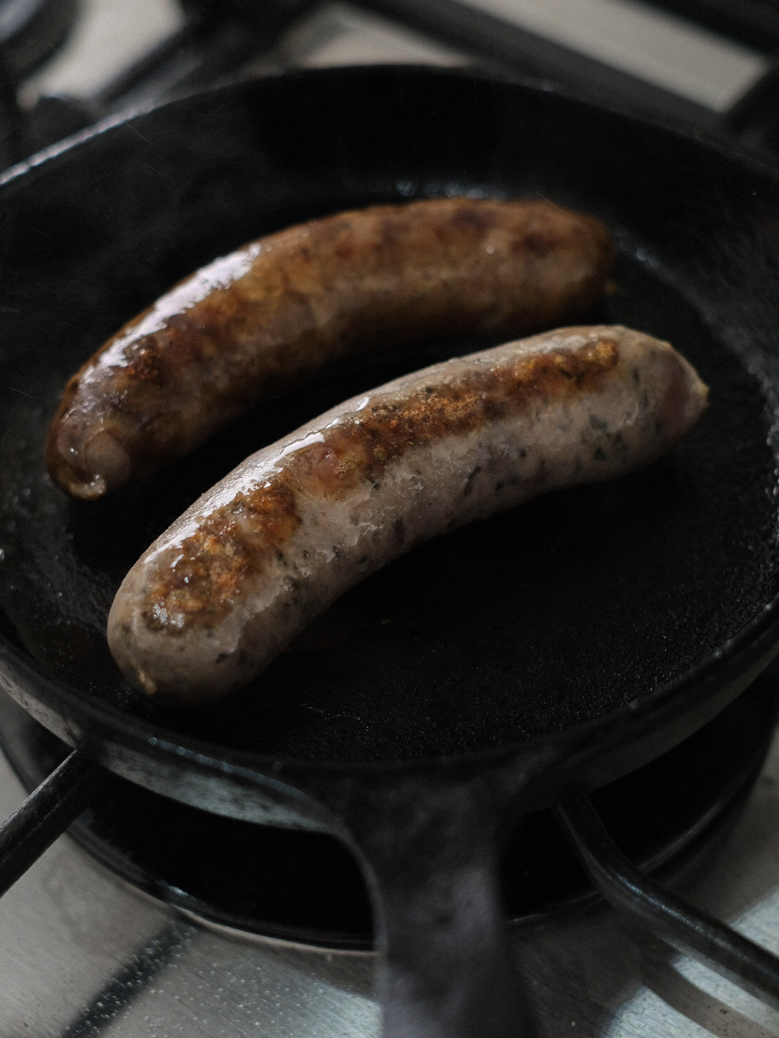 鹿肉を味わうソーセージ